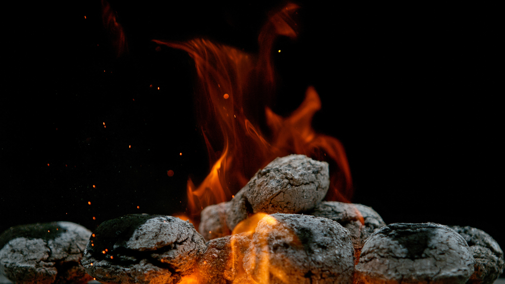 バーベキュー後の炭の処理は火消し壺が簡単でおすすめ