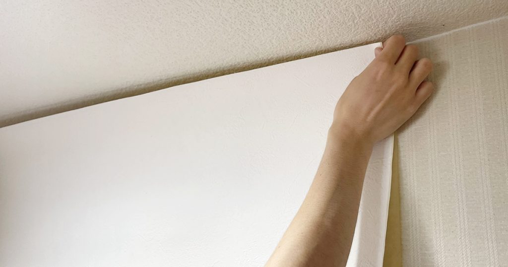 壁紙(クロス)の貼り方|初心者でもきれいに貼り替えるコツは? | コーナンTips
