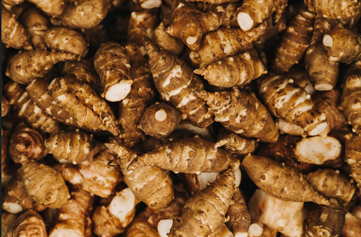 収穫した大量の菊芋